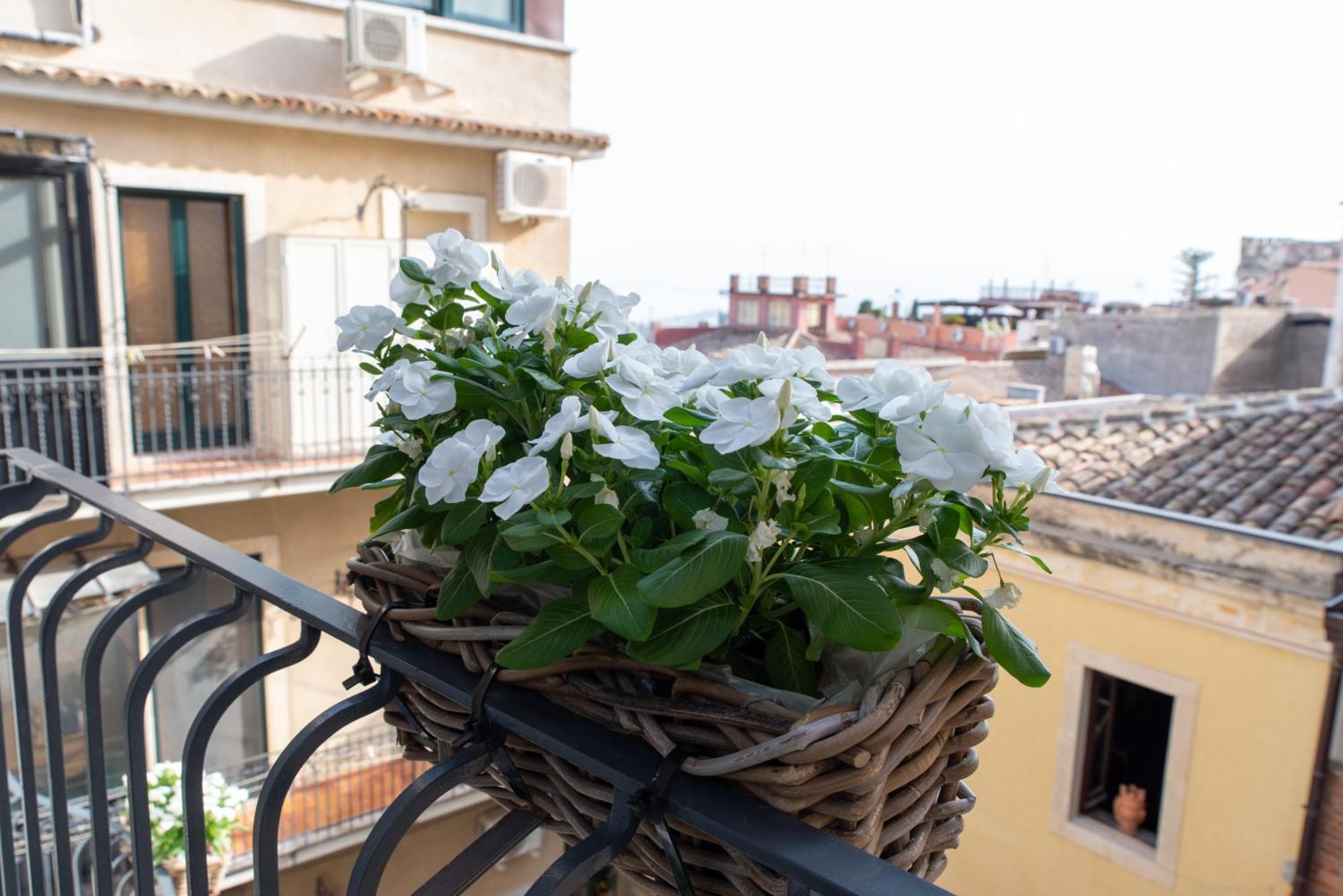 Villa D'Orville Luxury Suites Taormina Kültér fotó