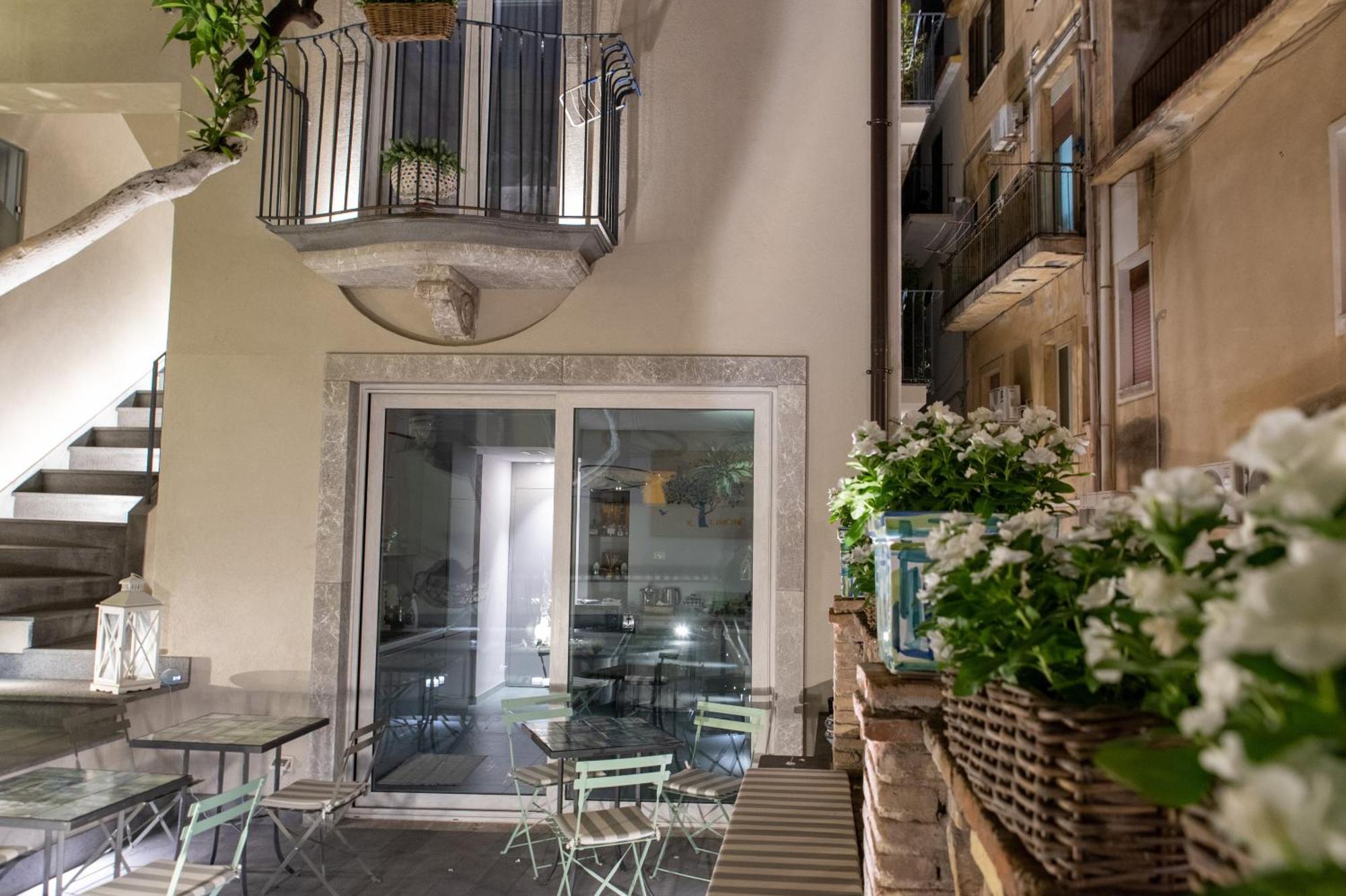 Villa D'Orville Luxury Suites Taormina Kültér fotó