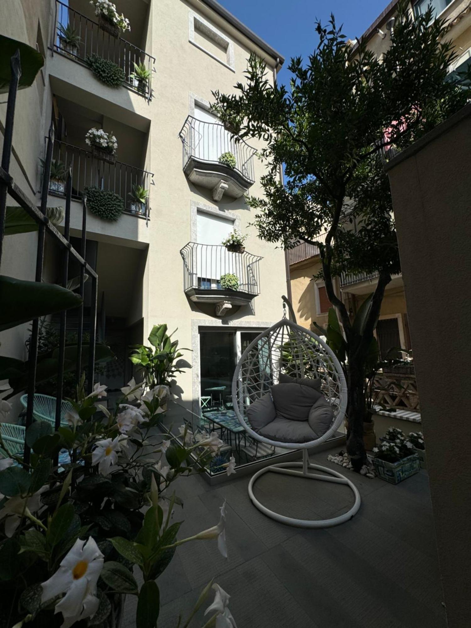 Villa D'Orville Luxury Suites Taormina Kültér fotó